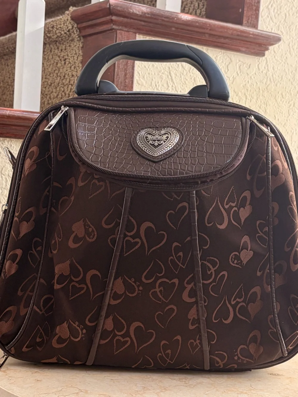 Heart-Accent Brown Women’s Shoulder Bag